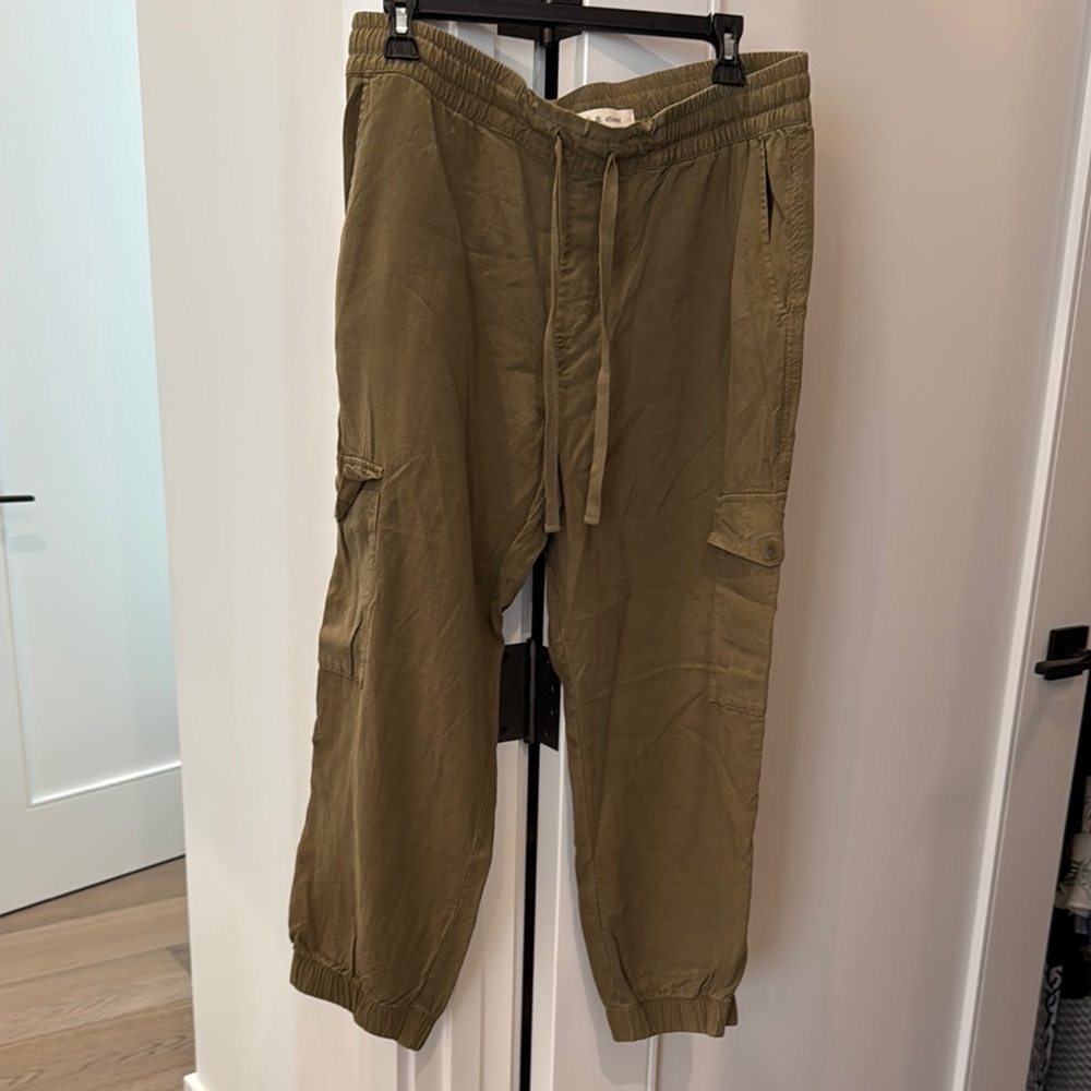 Cloth & Stone Olive Green Cargo Jogger Pants